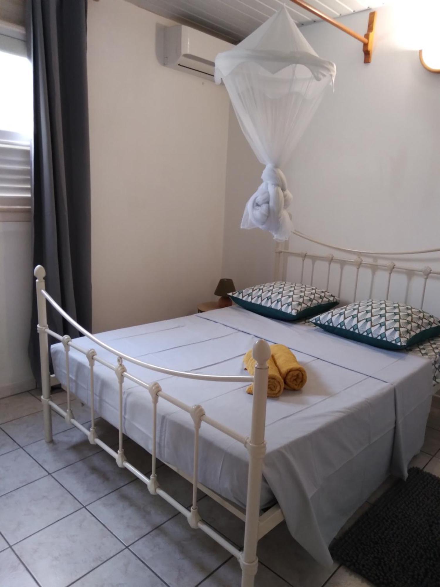 Ferienwohnung F2 Rez De Jardin Carbet Le Carbet Exterior foto